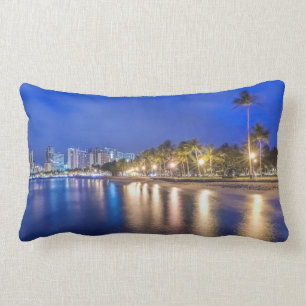 Waikiki-Stadt in der Dämmerung Lendenkissen
