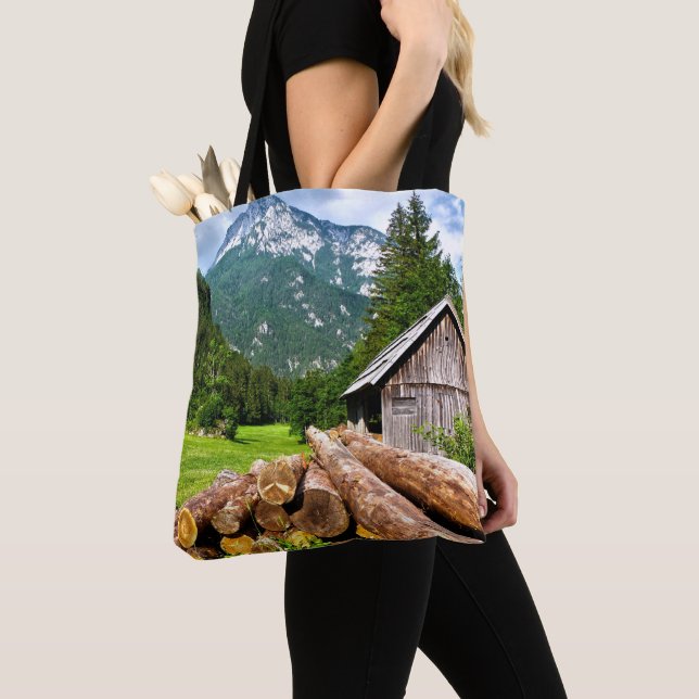 Wald am Berghang Lumberjack Camp Tasche (Von Nahem)