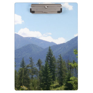 Wald- und Bergpanorama in Montana Klemmbrett