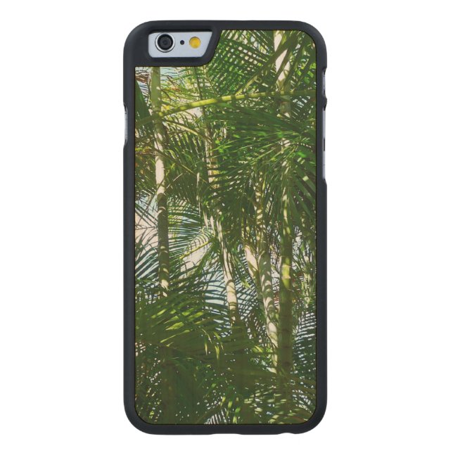 Wald von Palmen Bäumen tropischen Grün Carved Wood iPhone Hülle (Rückseite)