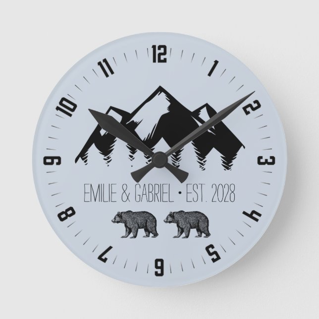 Waldbären Neu verheiratete Hütte Runde Wanduhr (Vorderseite)