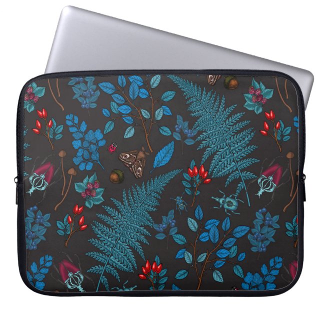 Waldbeeren, Blätter und Bugs 1 Laptopschutzhülle (Vorderseite)