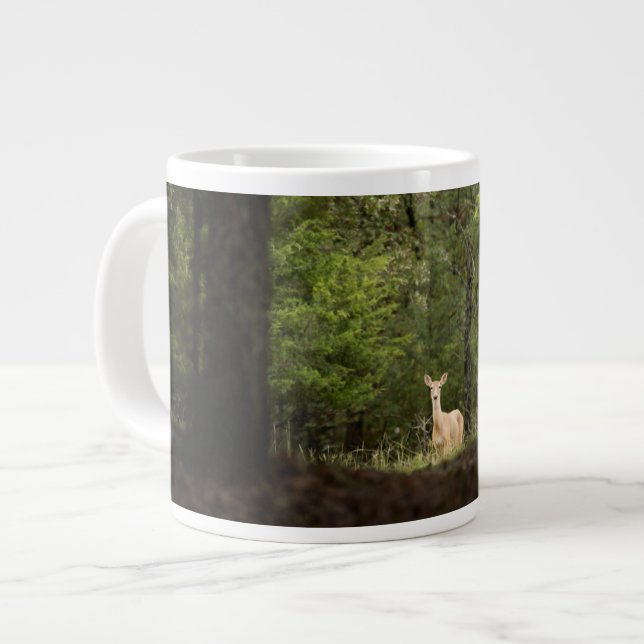 Wälder | Ein weißer Schwanz im Wald Jumbo-Tasse (Vorderseite Links)