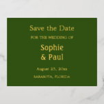 Waldgrün Save the Date Folie Einladungspostkarte<br><div class="desc">Forest Green Save the Date Foil Einladung Postcard, personalisieren Sie bitte die Vorder- und Rückseite der Postkarte mit der Online-Personalisierungsvorlage vor der Bestellung. Auf der Vorderseite der Postkarte befindet sich ein echter metallischer Folientext auf einem "waldgrünen" Hintergrund, während auf der Rückseite der Postkarte schwarze Tinte auf weißem Hintergrund zu sehen...</div>
