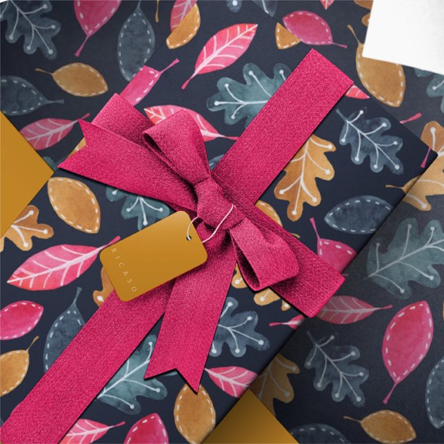 Waldland Winter Wasserfarben Blätter Weihnachten Geschenkpapier (Woodland Winter Watercolor Leaves Christmas Wrapping Paper from Ricaso. Stunning bold gift wrap)