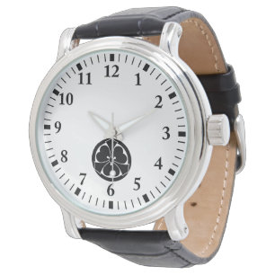 Waldsauerklee mit herausragenden Schwertern im Kre Armbanduhr