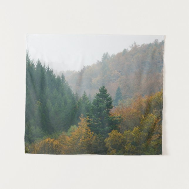 Waldschichten im Nebelwald verschwinden Wandteppich (Vorderseite (Horizontal))