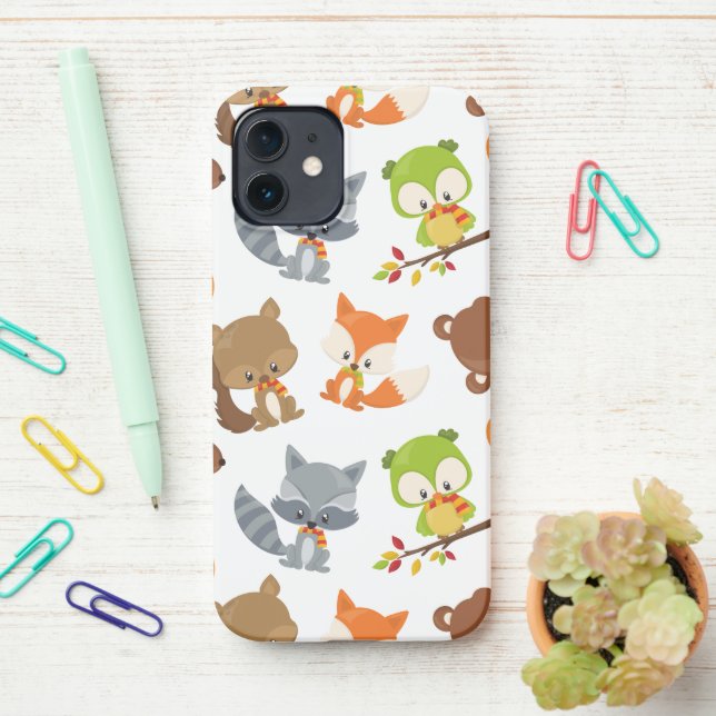 Waldtiere, Waldtiere, Falltiere iPhone 12 Hülle (Auf dem Schreibtisch)