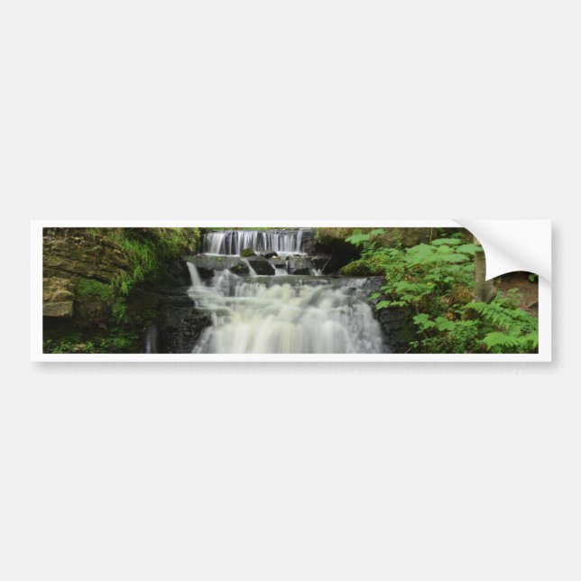 Waldwasserfall Autoaufkleber (Vorne)