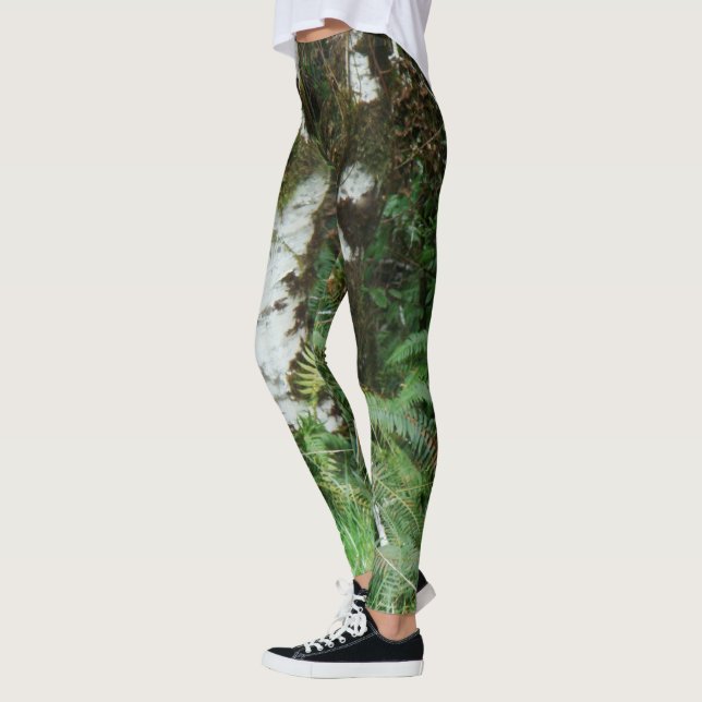 Waldwiesen-Baum-Farne ganz über Druck-Leggings Leggings (Links)