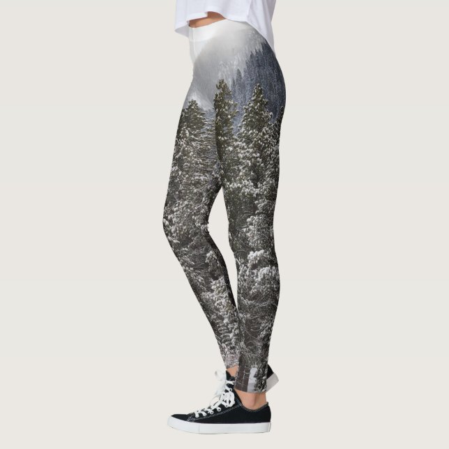 Waldwinter-Schnee-Szene Leggings (Links)