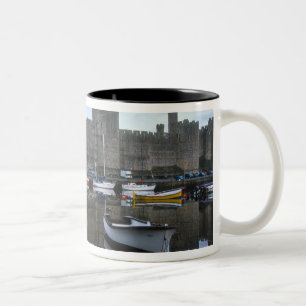 Wales, Caernarfon-Burg, einer von Edwards Zweifarbige Tasse