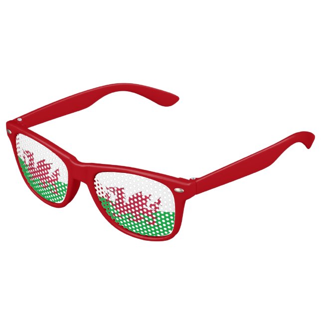 Walisische Drachenflagge Sonnenbrille (Schrägansicht)