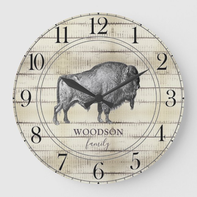 Walking Bison Buffalo Rustic Wood Familienname Große Wanduhr (Vorderseite)
