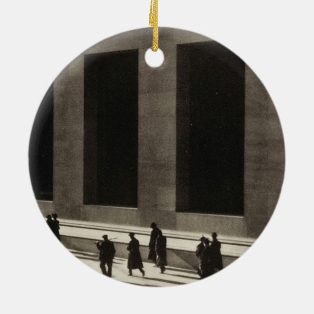 Wall Street (von Paul Strand, 1915) Keramik Ornament (Hinten)