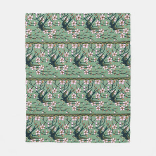 Walter Crane Schwalben und Mandeln Fleecedecke