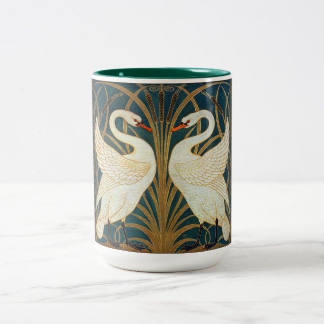 Walter Crane Swan, Rush and Iris Art Nouveau Zweifarbige Tasse (Mittel)