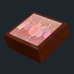 Waltz of the Blume Ballet Art Geschenkboxen<br><div class="desc">Mit einem schönen Bild von "Waltz der Blume" ist dies ein wunderbarer Sake für einen jungen Tänzer,  der im Nutcracker-Ballett darstellend ist. Erhältlich in 2 Größen und Ihrer Wahl von 4 Holzfarben. Kunstwerk von Mitzi Sato-Wiuff für Studio Miyabi.</div>
