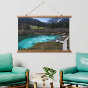 Wanderlust in Zelenci, Slowenien Wandteppich Mit Holzrahmen