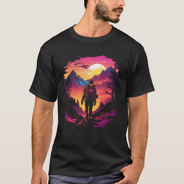 Wandern im Sonnenuntergang T-Shirt (Vorderseite)