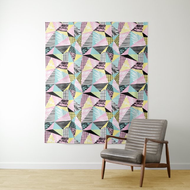 Wandteppiche mit abstrakt geometrischen Mustern (Beispiel)