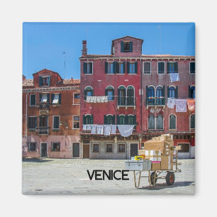 Warenkorb mit Kartons in Venedig Magnet