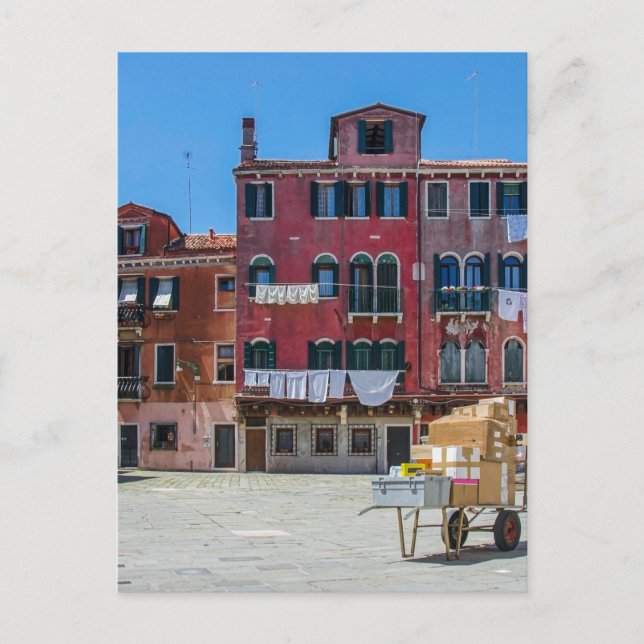 Warenkorb mit Kartons in Venedig Postkarte (Vorderseite)
