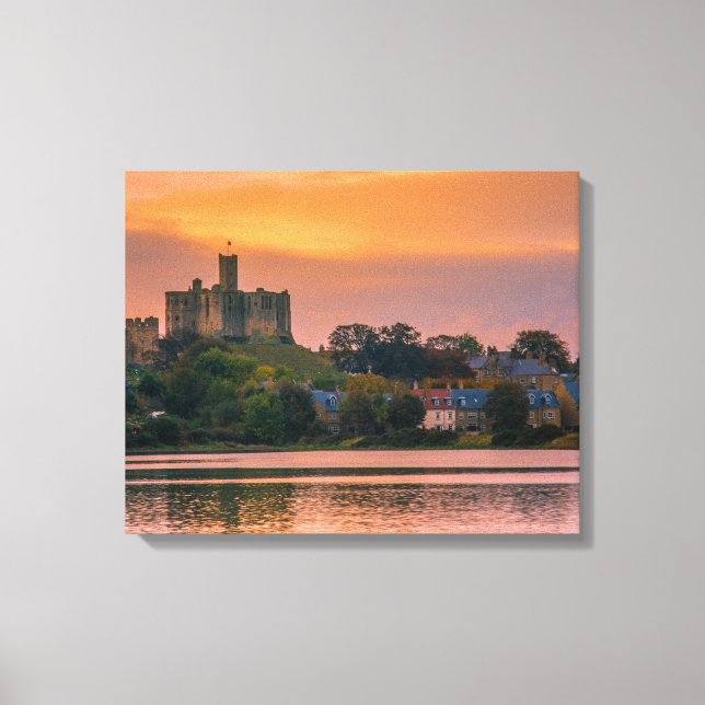 Warkworth Village and Castle Leinwanddruck (Vorderseite)