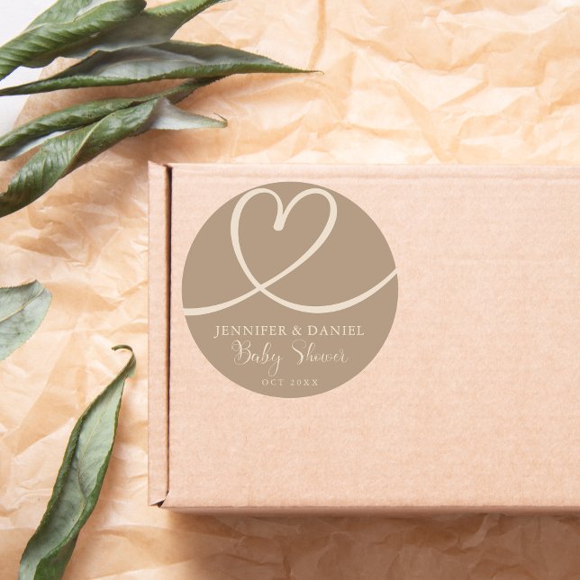 Warm Taupe Heart Baby Dusche Minimale Skripte Runder Aufkleber (Von Creator hochgeladen)
