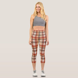 Warme Herbst-Karostoff-Textur in Rost und Beige Capri Leggings