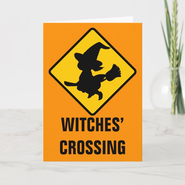 Warnende Hexen, die auf Broomsticks voran fliegen Karte (Vorderseite)
