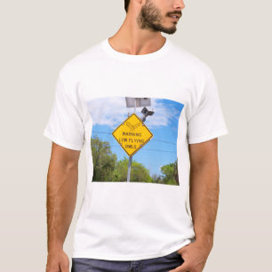 Warnendes Tiefflug-Eulen-Zeichen T-Shirt