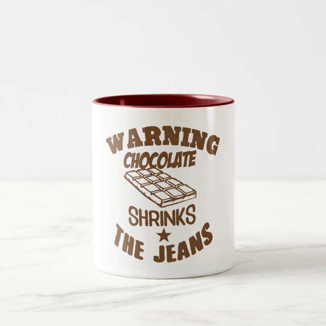 Warning chocolate Shrinks Jeans Zitat Humour Zweifarbige Tasse (Mittel)