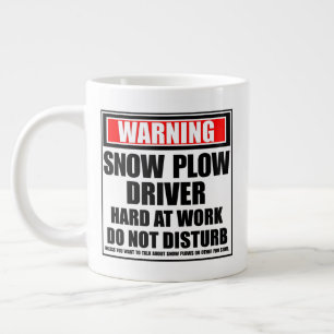 Warnschnee-Pflug-Treiber bei der Arbeit Jumbo-Tasse