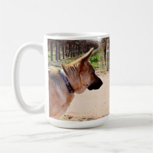 warnt den deutschen Schäferhund vor der Wachdienst Kaffeetasse