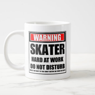 Warnung vor Skater bei der Arbeit stört nicht Jumbo-Tasse