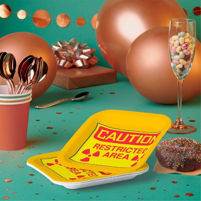 Warnung vor Strahlenbelastung in einem beschränkte Pappteller (Von Creator hochgeladen)