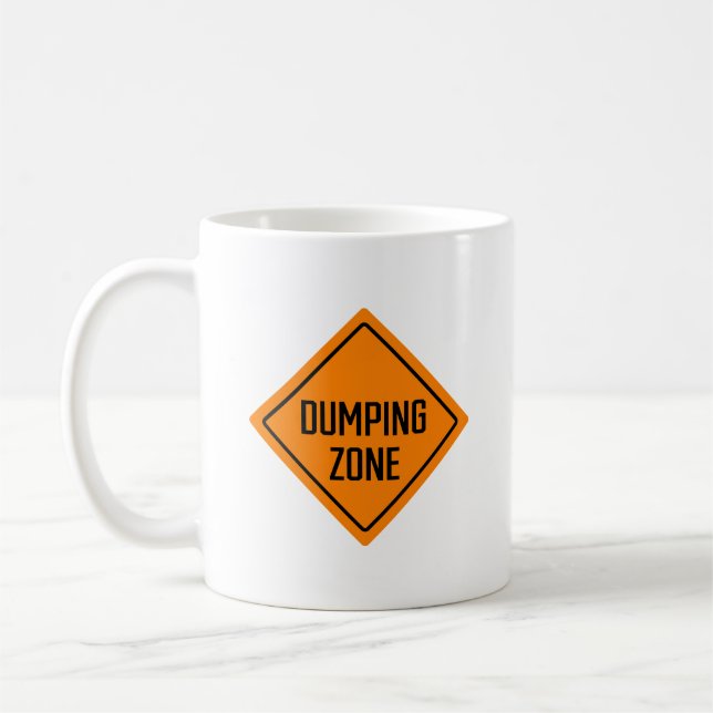Warnzeichen für das Dumping | Klassische Tasse (Links)