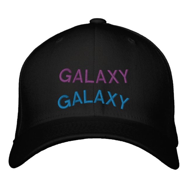 Warped Galaxy Hat Bestickte Baseballkappe (Vorderseite)