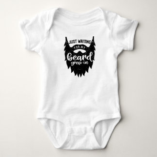 Wart einfach, dass mein Bart wächst Baby Strampler