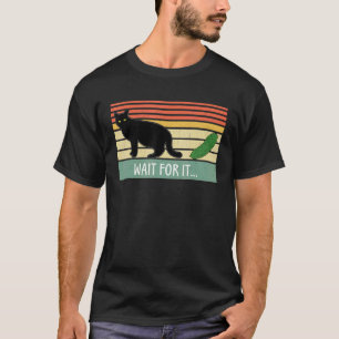 Warte darauf Katzen-Cumcomber-Gurke für Katze T-Shirt