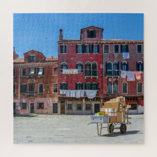 Warte mit Boxen im Puzzle von Venedig