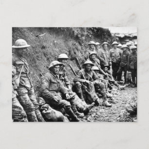 Warten in den Schützengräben WWI Postkarte