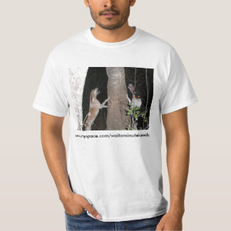Warten Sie die winzigen besonders angefertigten T-Shirt