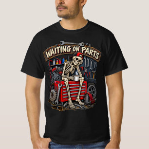Wartender Mechaniker-Skelett Automobil  T-Shirt