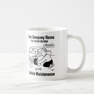 Wartung von Fahrzeugen. Lustiger Garagenmechaniker Kaffeetasse
