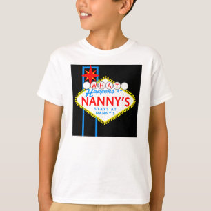 Was am Kindermädchen geschieht, bleibe am T-Shirt