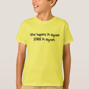 Was im Kindertagesstätte geschieht, BLEIBE im T-Shirt