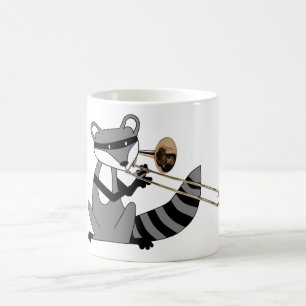 Waschbär, der den Trombone spielt Kaffeetasse