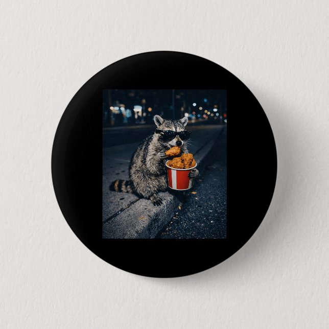 Waschbär isst Frittiertes Hähnchen Meme Alberner M Button (Vorderseite)